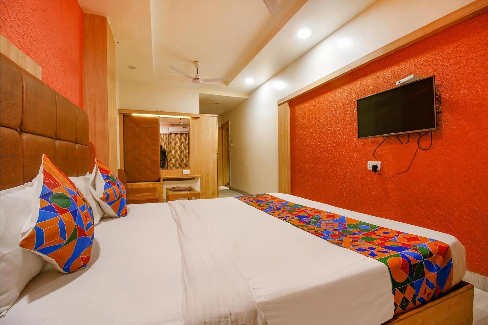 แคปิตัล โอ 1547 โฮเต็ล ดิ โอเอซิส Hotel โบปาล ภายนอก รูปภาพ