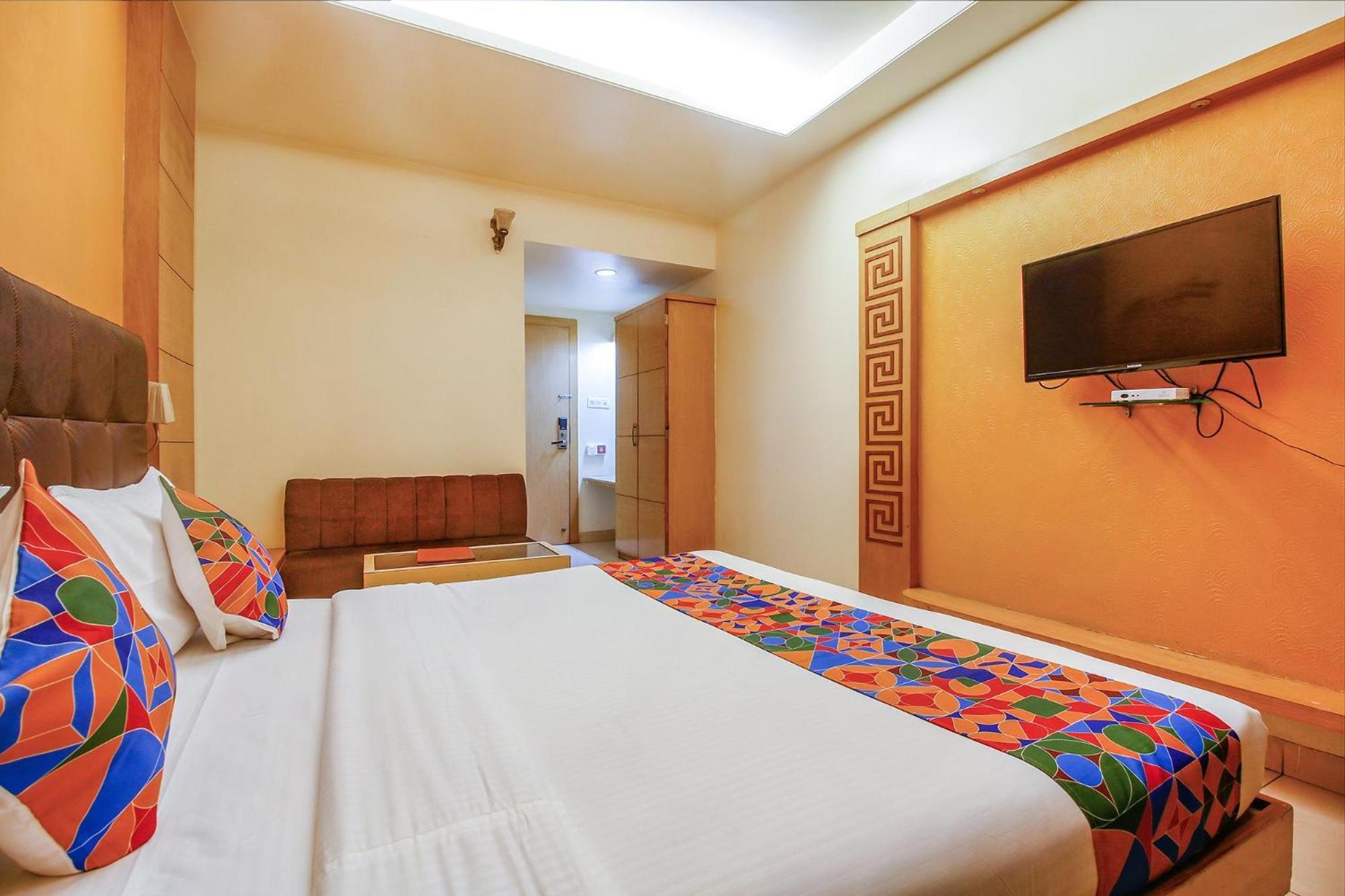 แคปิตัล โอ 1547 โฮเต็ล ดิ โอเอซิส Hotel โบปาล ภายนอก รูปภาพ