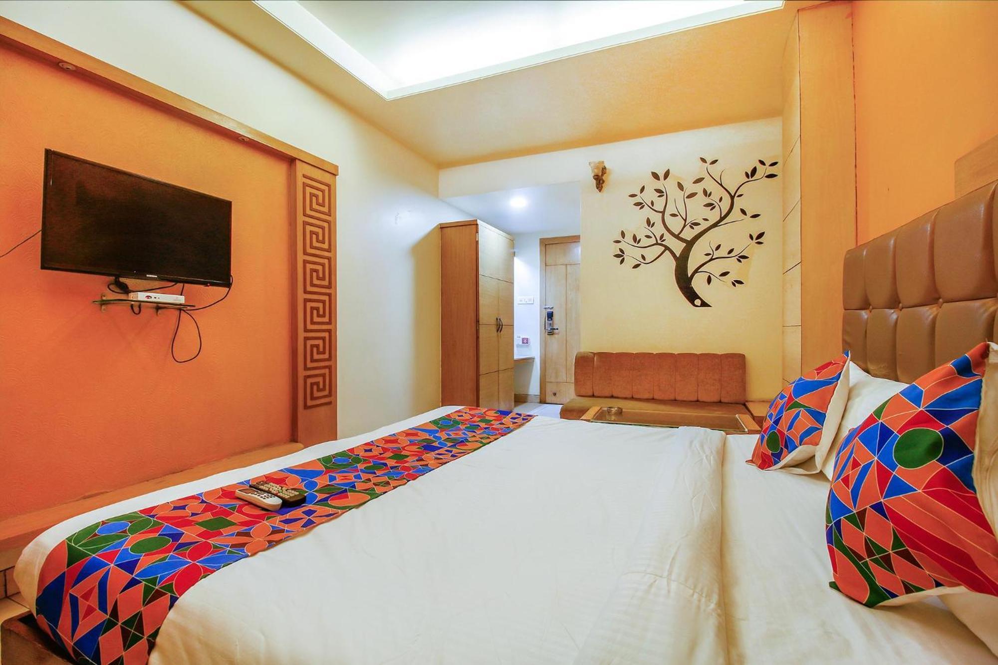 แคปิตัล โอ 1547 โฮเต็ล ดิ โอเอซิส Hotel โบปาล ภายนอก รูปภาพ