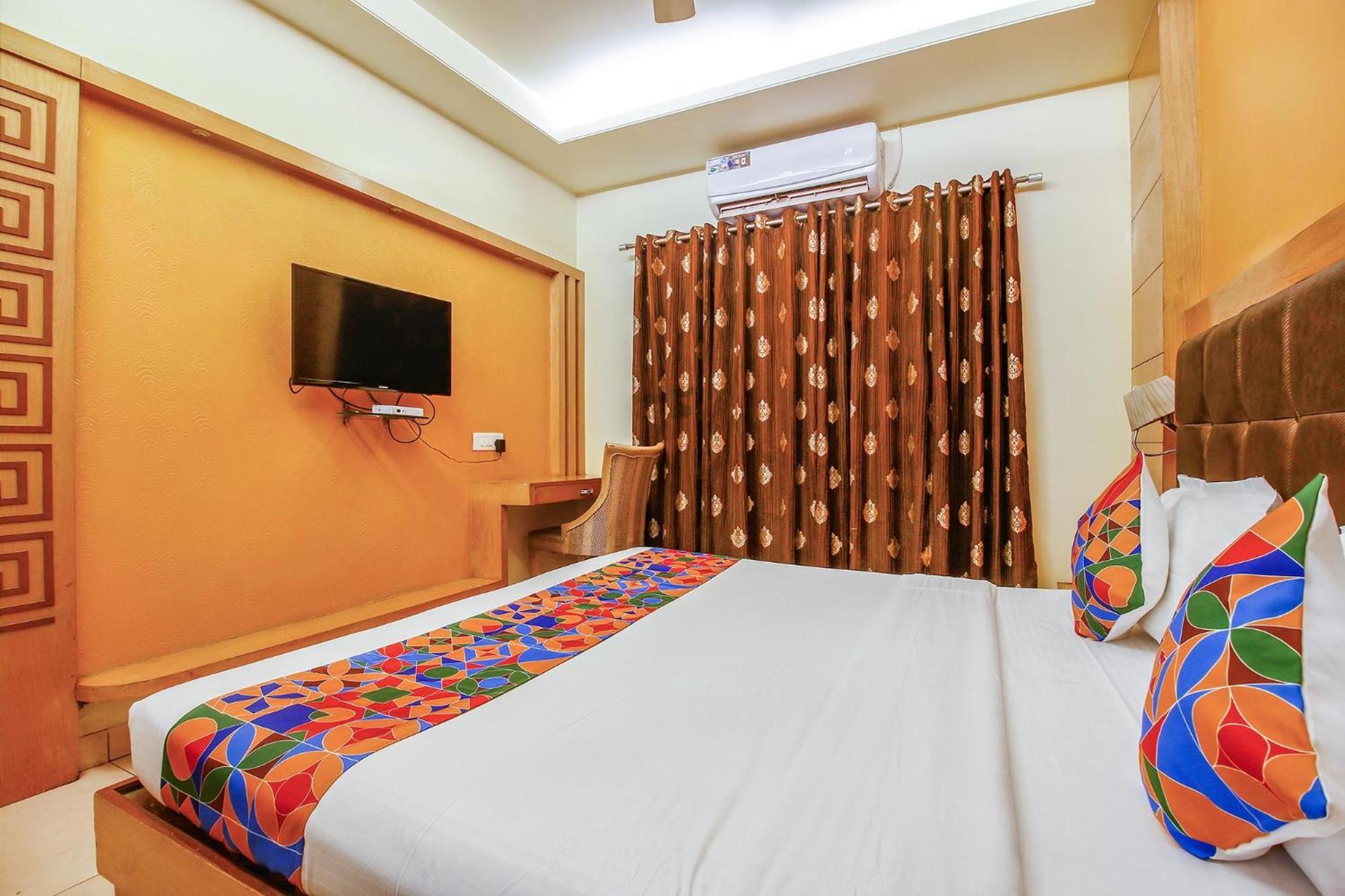 แคปิตัล โอ 1547 โฮเต็ล ดิ โอเอซิส Hotel โบปาล ภายนอก รูปภาพ